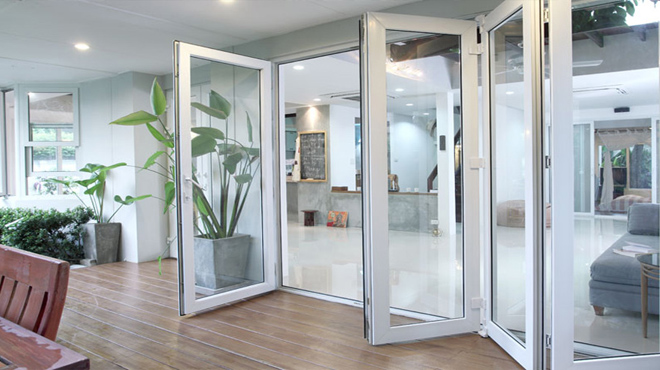 Thi công lắp đặt cửa Nhựa lõi thép